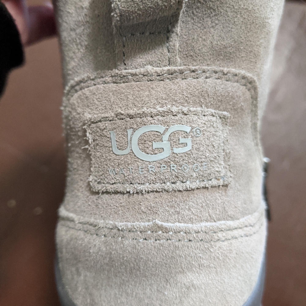 Treadlite by UGG - Picture 3 of 3